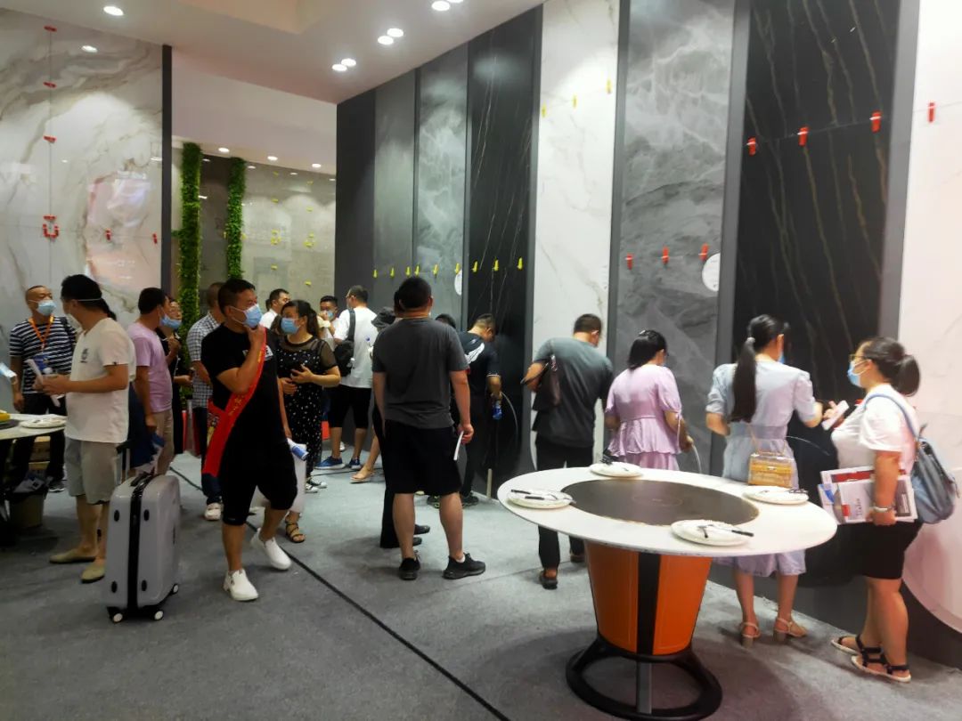 高定风口下，岩板是否会成为瓷砖行业进军定制家居产业的“杀手锏”？(图3)